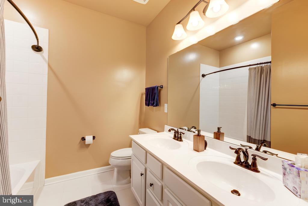 7799 Culloden Crest Lane Gainesville, VA 20155 - Photo 26 of 41 Hall Bath w/dbl vanity