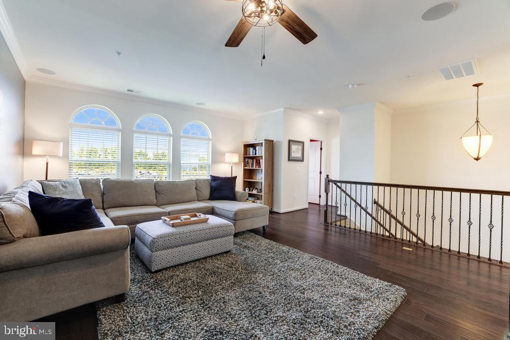 7799 Culloden Crest Lane Gainesville, VA 20155 - Photo 8 of 41 Living Room