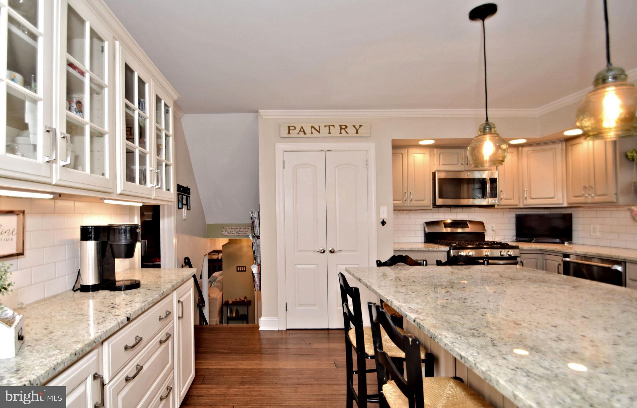 1641 Dublin Road Dresher, PA 19025 - Photo 12 of 24 Kitchen cabinets with mullion doors & pantry