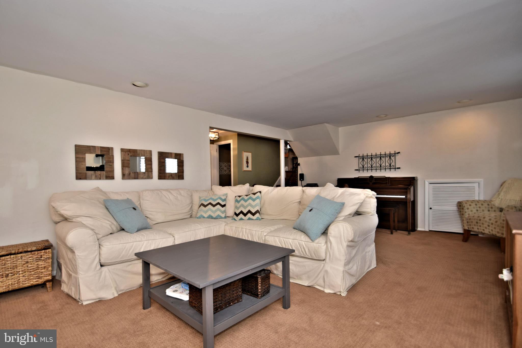 1641 Dublin Road Dresher, PA 19025 - Photo 14 of 24 Family Room - spacious and inviting