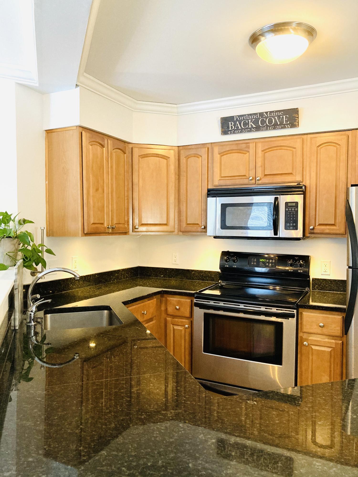 22 Back Cove Estates Road, Unit 22 Portland, ME 04103 - Photo 11 of 14 Kitchen
