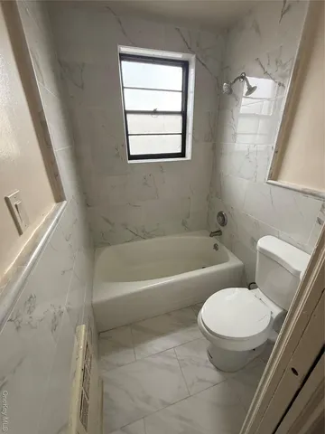 $2,925 | 190 1st Street, Unit 5E, Mineola, NY 11501