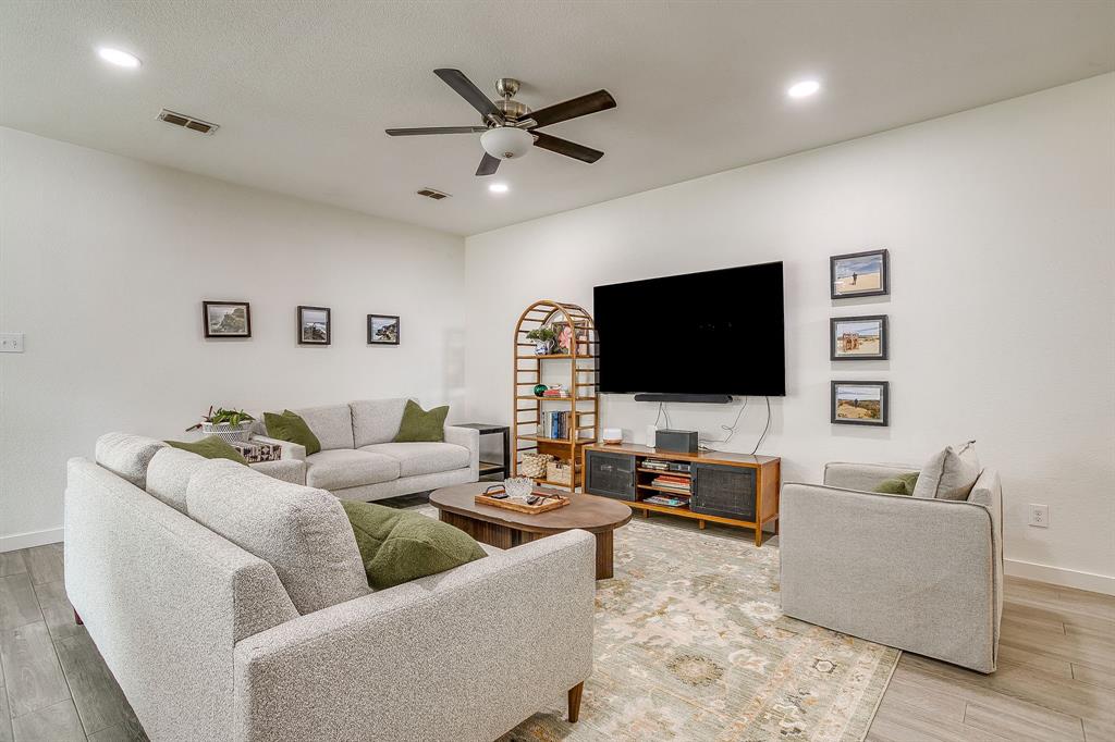 100 Tall Meadow Street Azle, TX 76020 - Photo 8 of 39