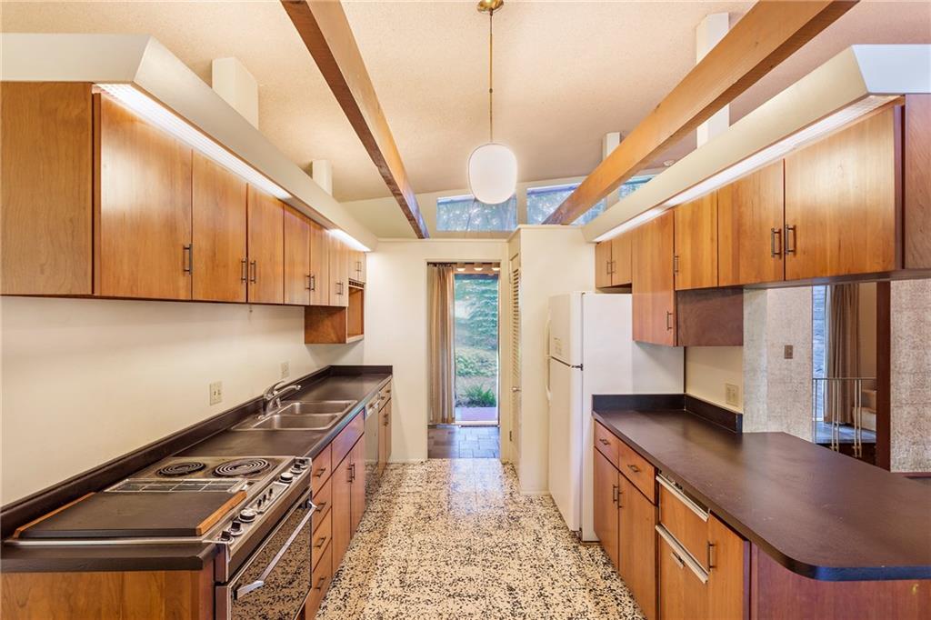 205 Reichold Road Wexford, PA 15090 - Photo 7 of 25 Gallery Image 7