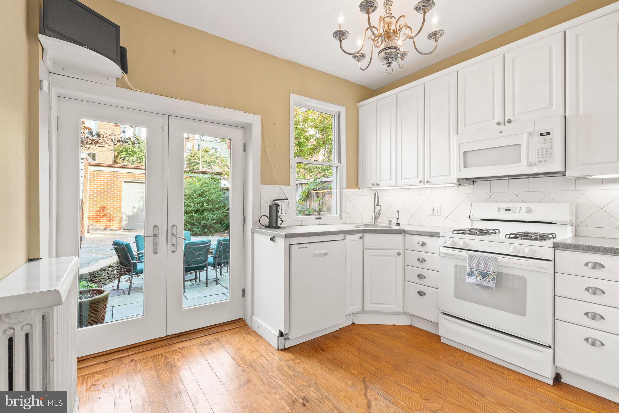 132 D Street Southeast Washington, DC 20003 - Photo 14 of 26