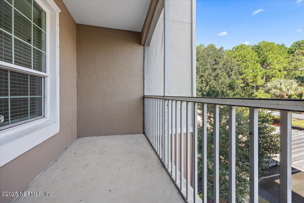 10550 Baymeadows Road, Unit 807 Jacksonville, FL 32256 - Photo 12 of 22 a view of a balcony