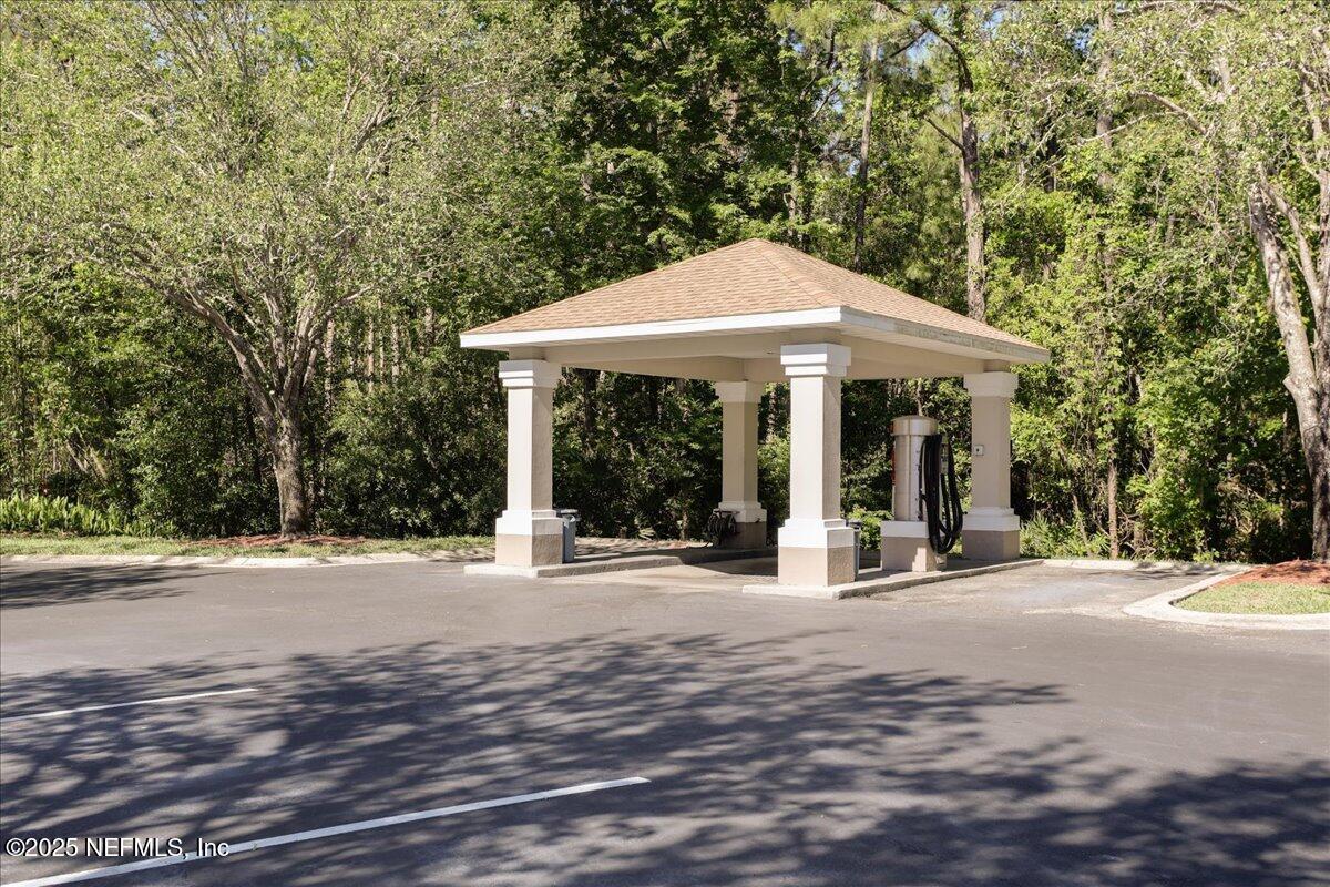 10550 Baymeadows Road, Unit 807 Jacksonville, FL 32256 - Photo 19 of 22 a view of a volley ball court