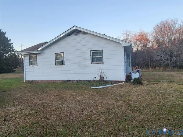 $105,450 | 1922 Cobham Wharf Road, Surry, VA 23883