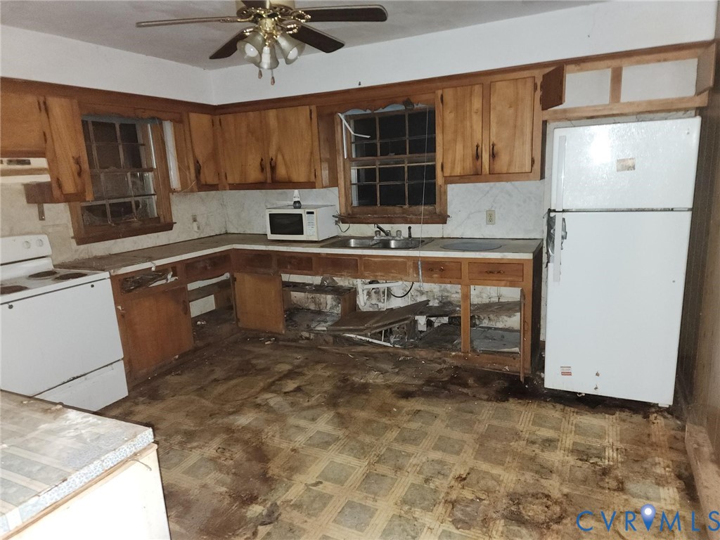 1922 Cobham Wharf Road Surry, VA 23883 - Photo 7 of 16