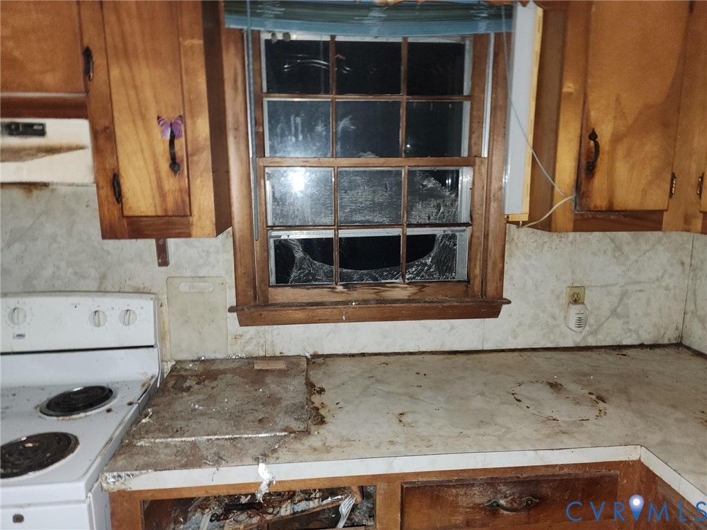 1922 Cobham Wharf Road Surry, VA 23883 - Photo 8 of 16