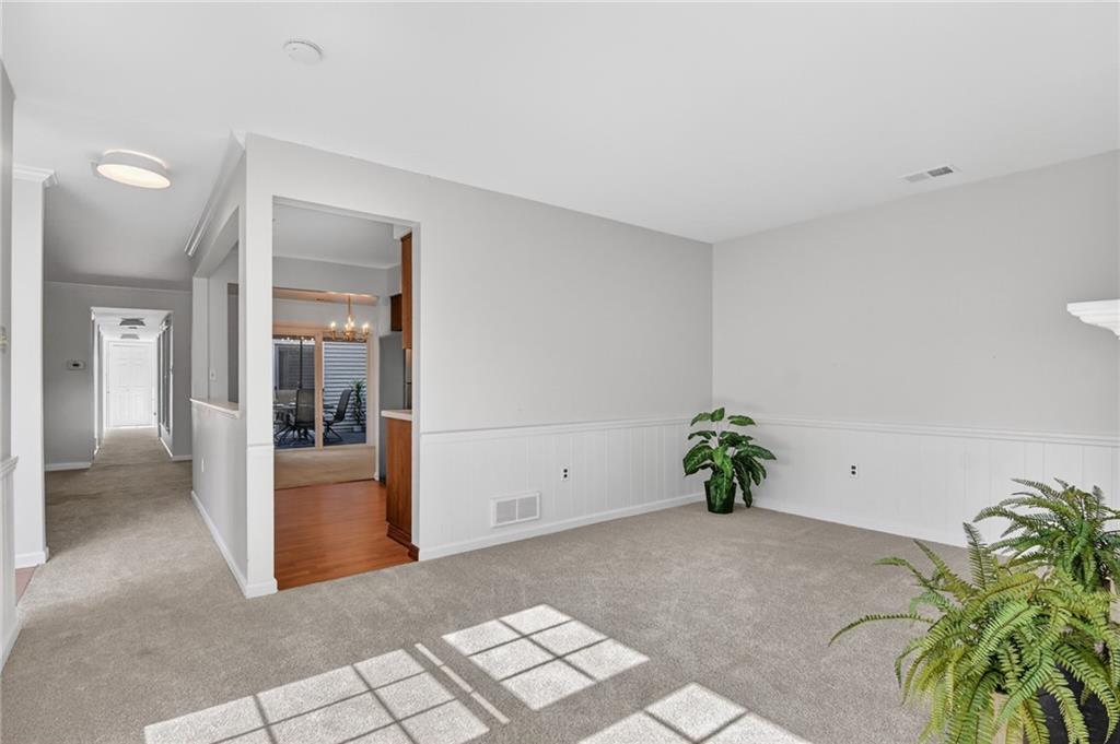 142 Roscommon Place Canonsburg, PA 15317 - Photo 13 of 31 wooden floor with a potted plant