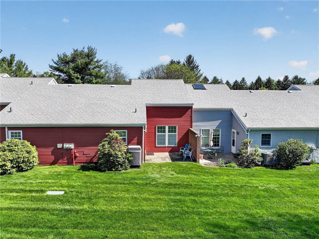 142 Roscommon Place Canonsburg, PA 15317 - Photo 29 of 31 a house view with a garden space