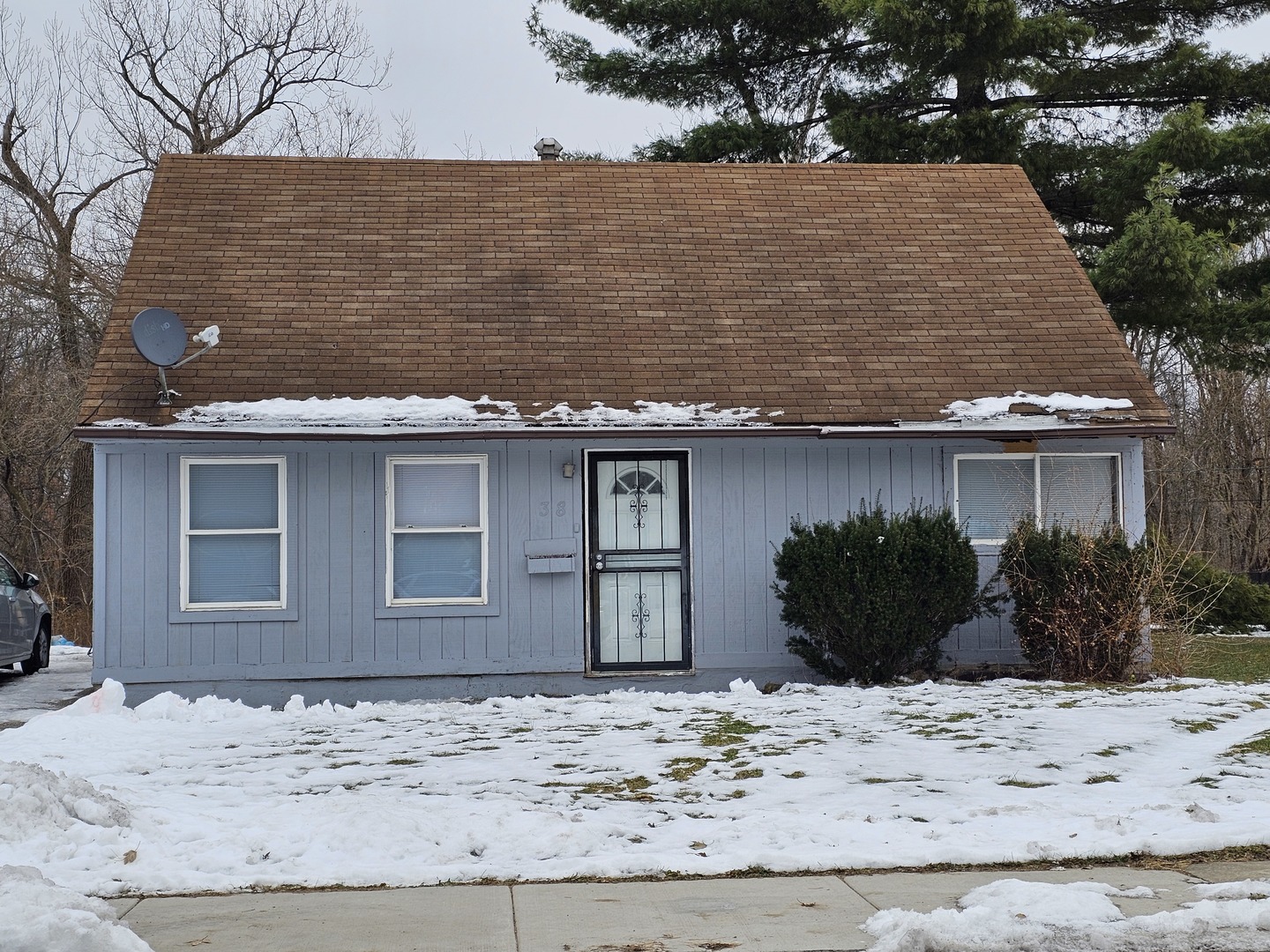 38 Apache Street Park Forest, IL 60466 - Photo 2 of 4 a view of a house