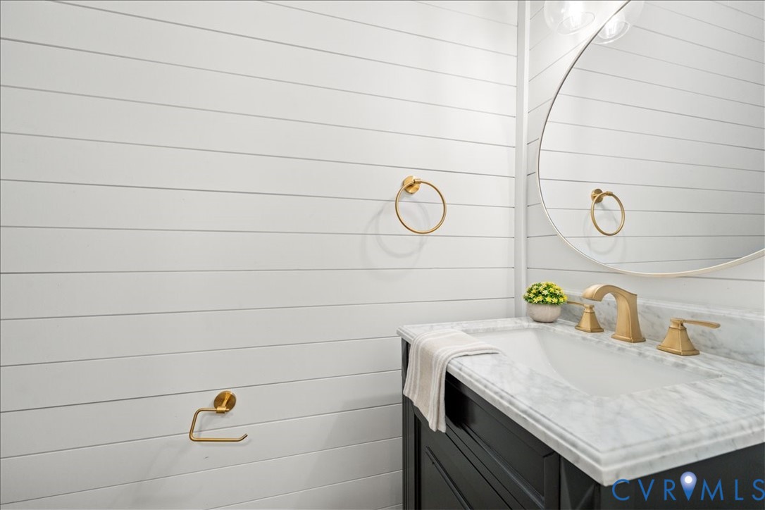 11601 Timberly Waye Henrico, VA 23238 - Photo 15 of 39 a bathroom with a sink and vanity