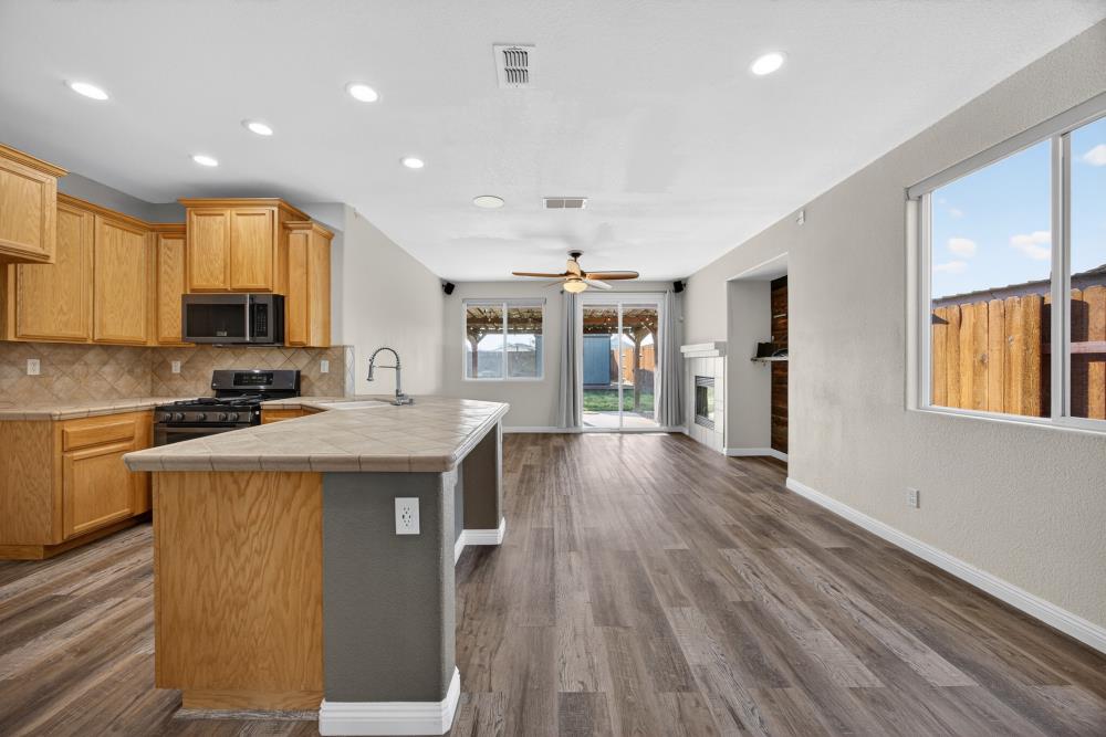 7341 Elverta Rail Way Rio Linda, CA 95673 - Photo 11 of 51