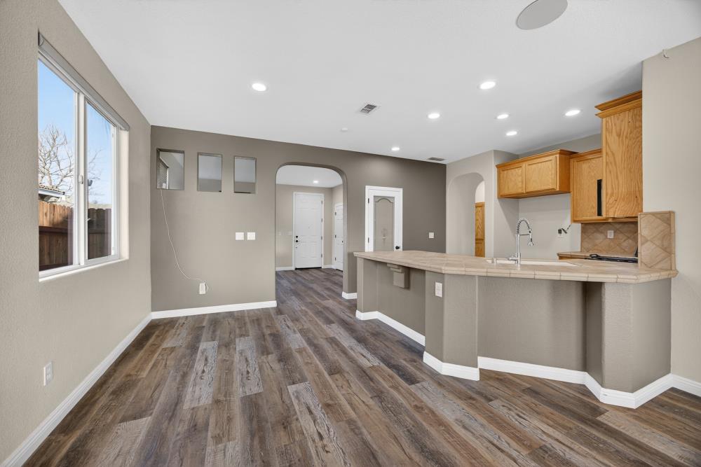 7341 Elverta Rail Way Rio Linda, CA 95673 - Photo 12 of 51