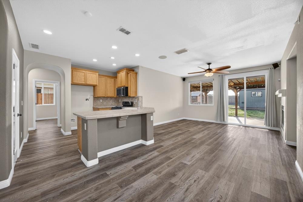 7341 Elverta Rail Way Rio Linda, CA 95673 - Photo 13 of 51