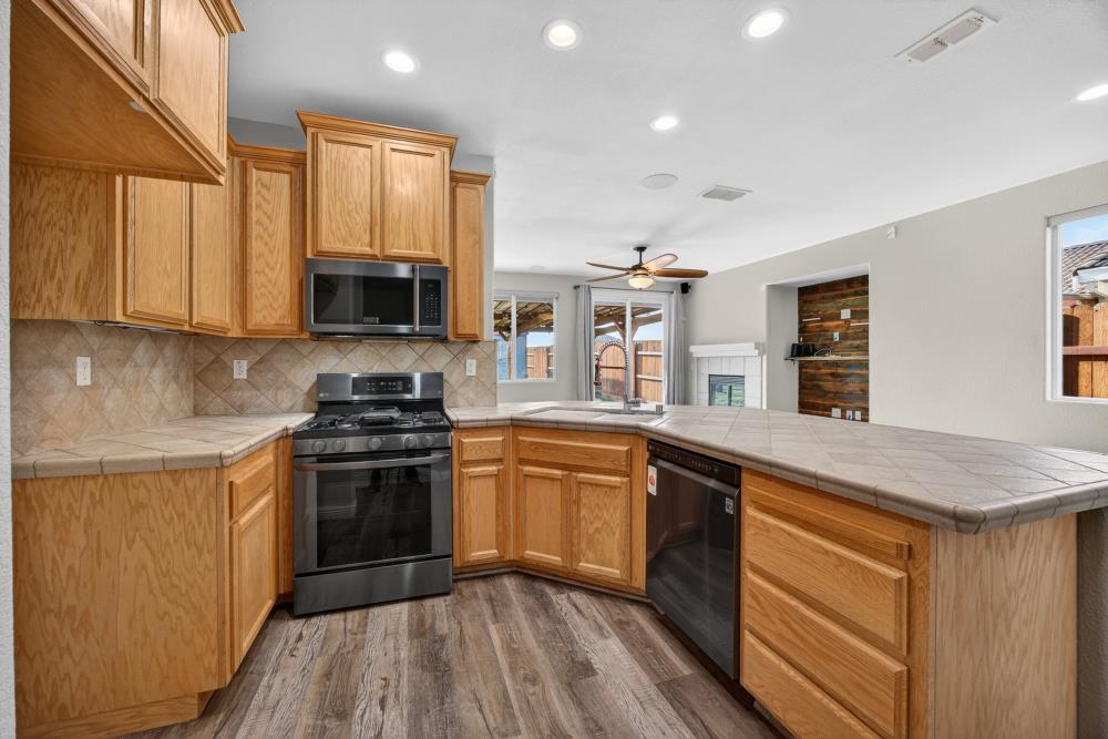 7341 Elverta Rail Way Rio Linda, CA 95673 - Photo 14 of 51