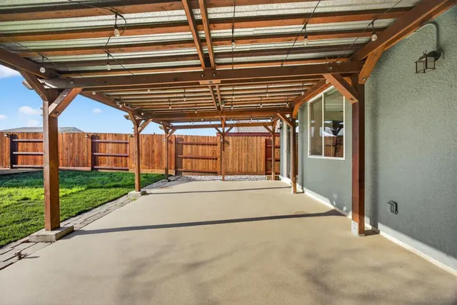 $500,000 | 7341 Elverta Rail Way, Rio Linda, CA 95673