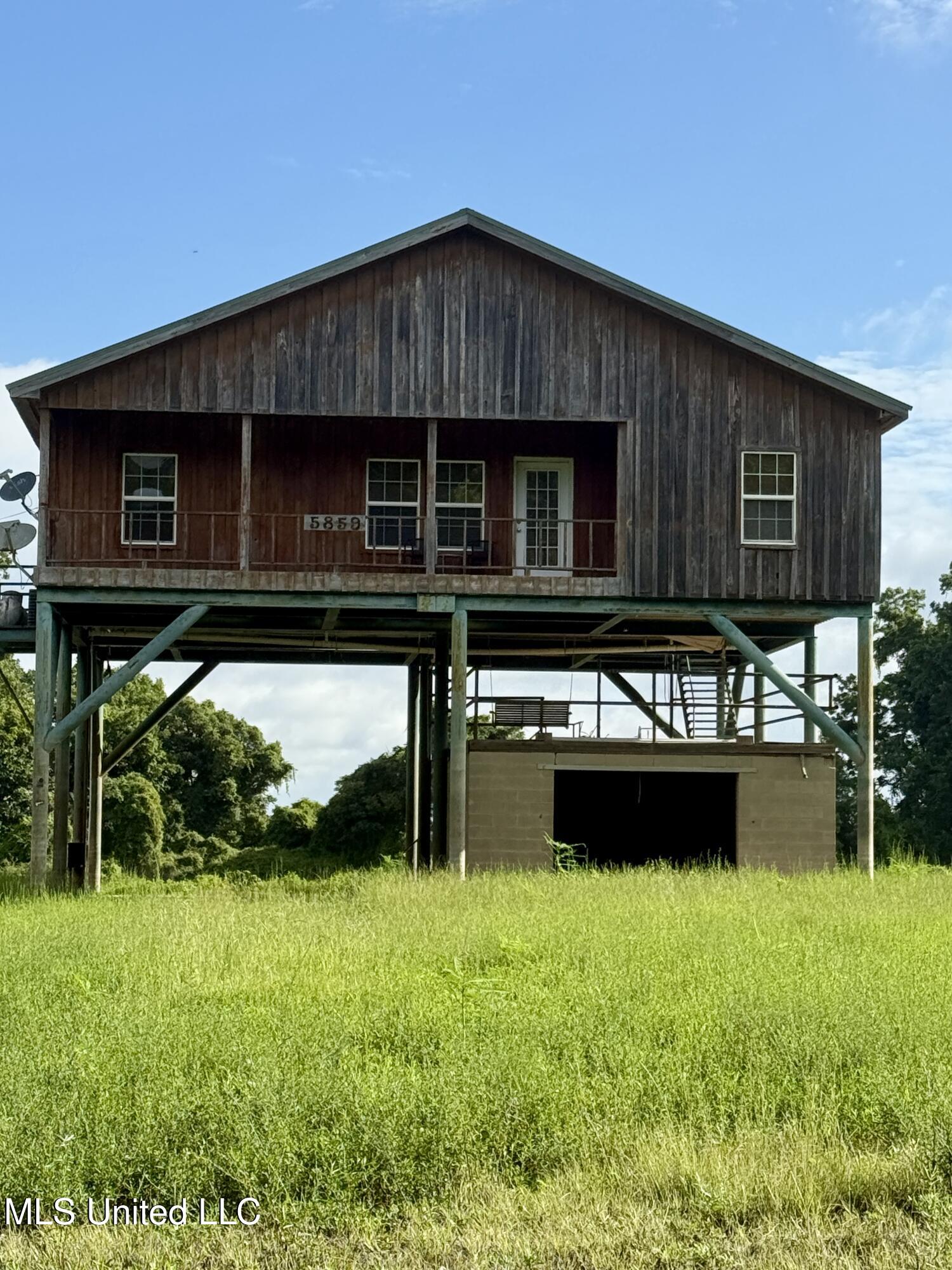 5859 Lake Mary Pic 1