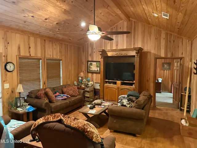 $179,000 | 5859 Lake Mary Road, Woodville, MS 39669