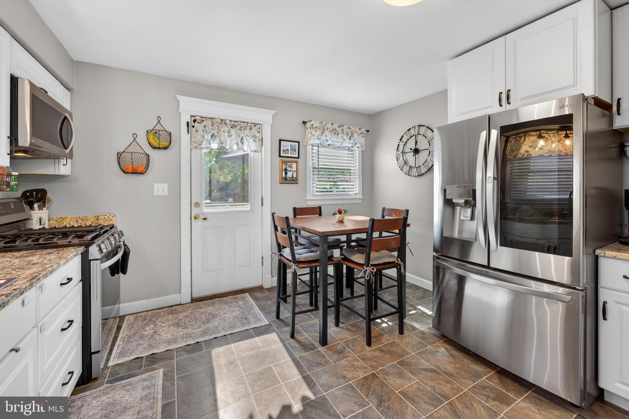 83 Unwin Drive Hamilton, NJ 08610 - Photo 6 of 20