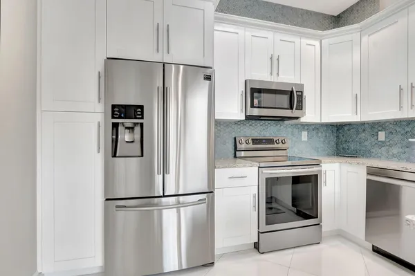 $5,000 | 23164 Via Stel, Boca Raton, FL 33433
