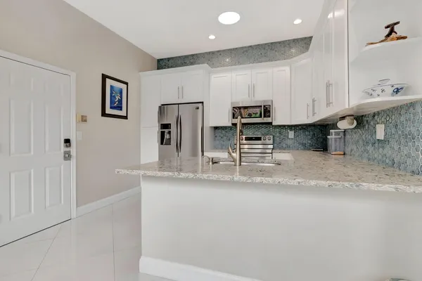 $5,000 | 23164 Via Stel, Boca Raton, FL 33433