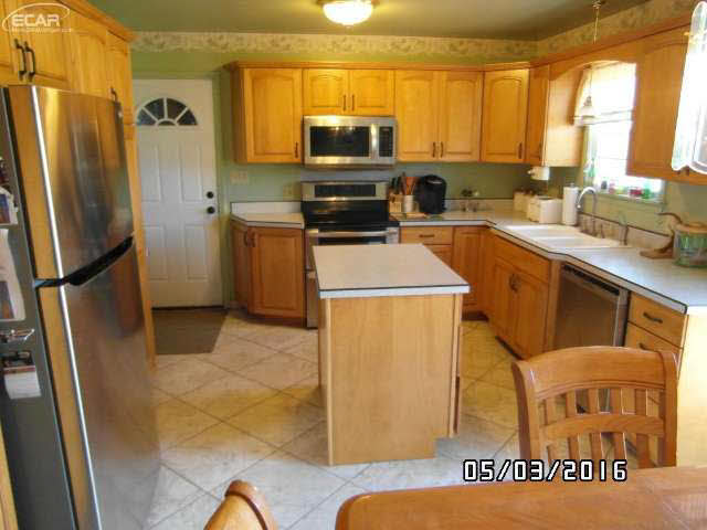 3213 Dillon Road Flushing, MI 48433 - Photo 9 of 40 21143313-8.JPG