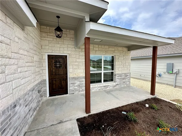 a view of entrance front of the house