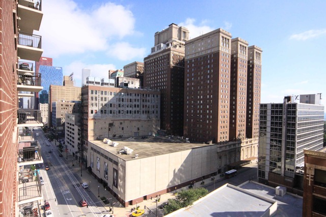 41 East 8th Street, Unit 1203 Chicago, IL 60605 - Photo 18 of 25