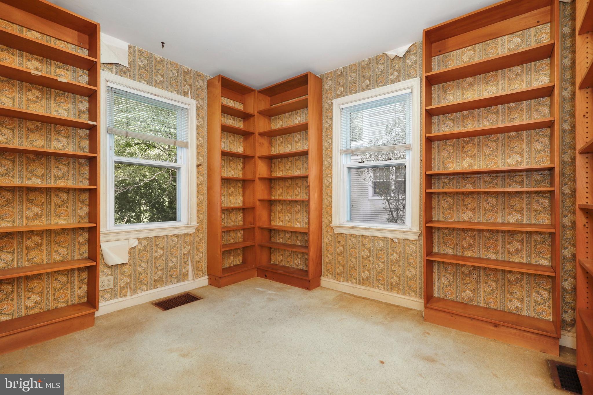 9605 Bristol Avenue Silver Spring, MD 20901 - Photo 12 of 36