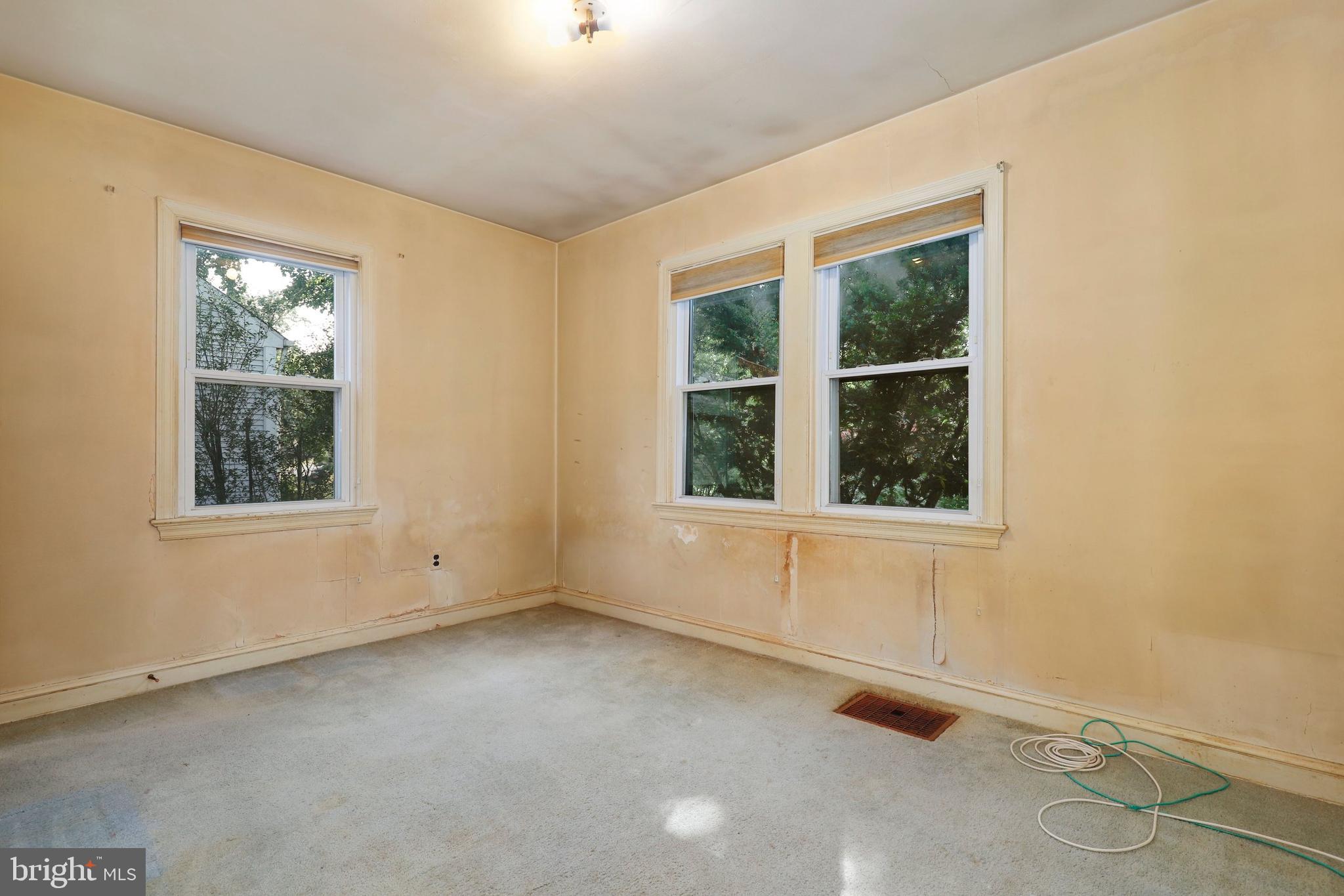 9605 Bristol Avenue Silver Spring, MD 20901 - Photo 13 of 36