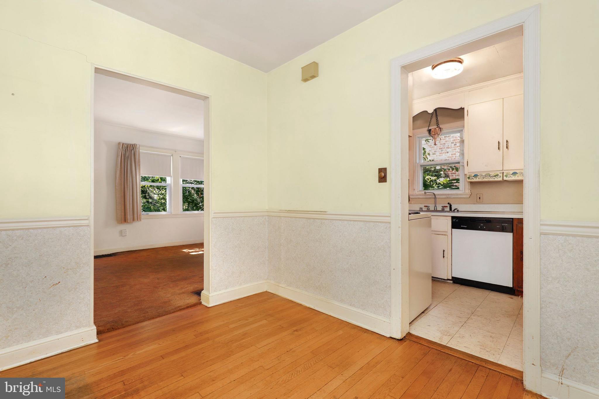 9605 Bristol Avenue Silver Spring, MD 20901 - Photo 9 of 36