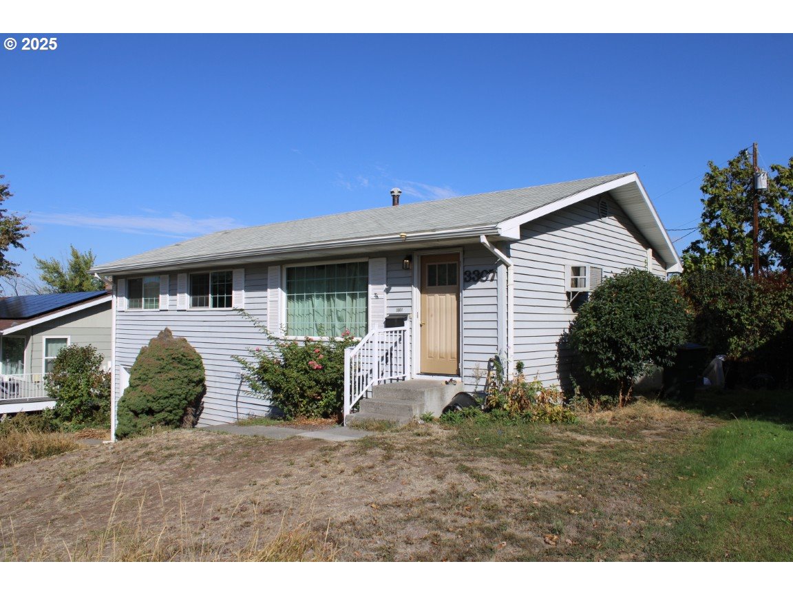3307 Southwest Kirk Avenue Pendleton, OR 97801 - Photo 1 of 28 a view of a house with a yard