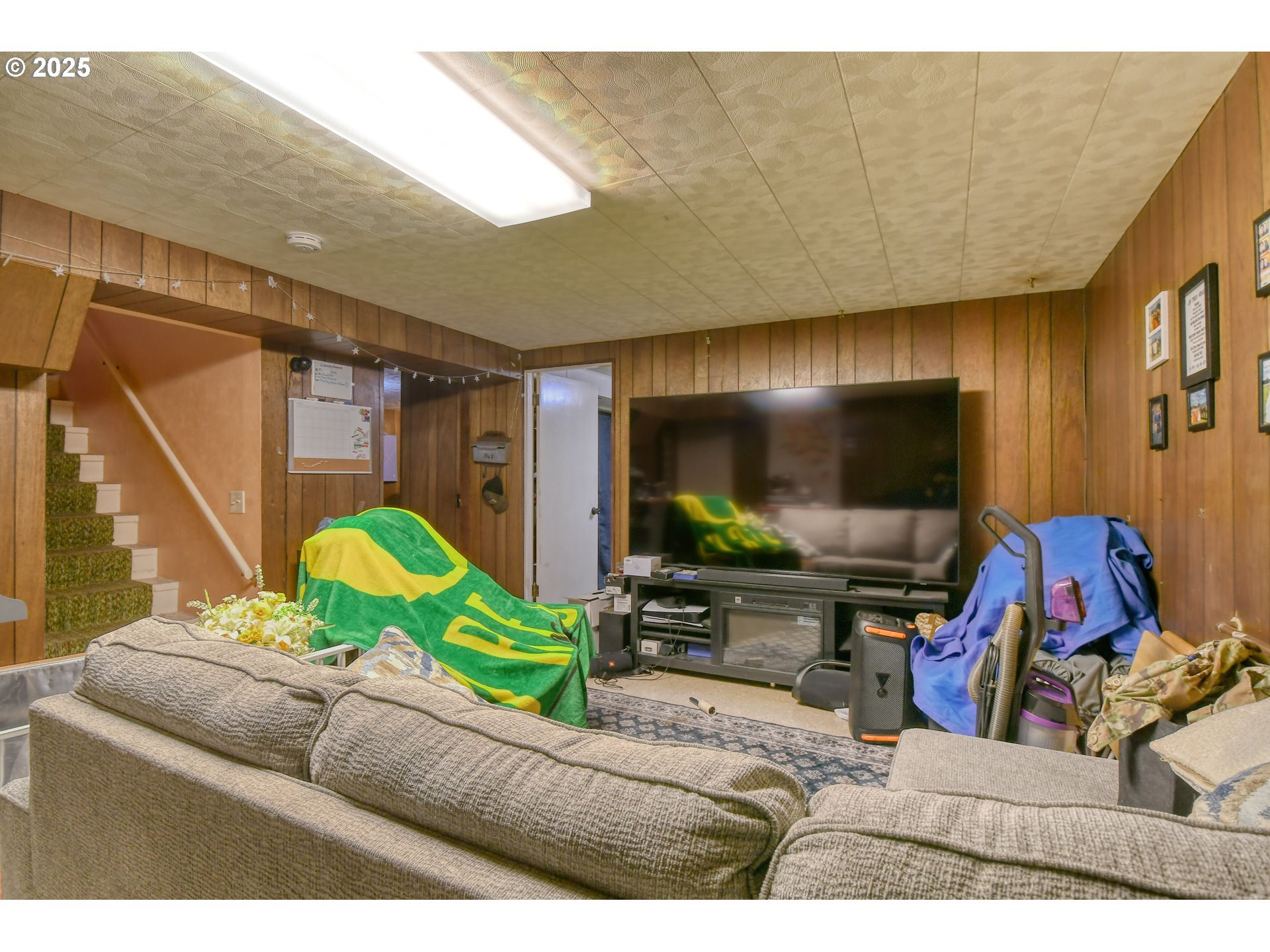 3307 Southwest Kirk Avenue Pendleton, OR 97801 - Photo 21 of 28 a living room with furniture and a flat screen tv