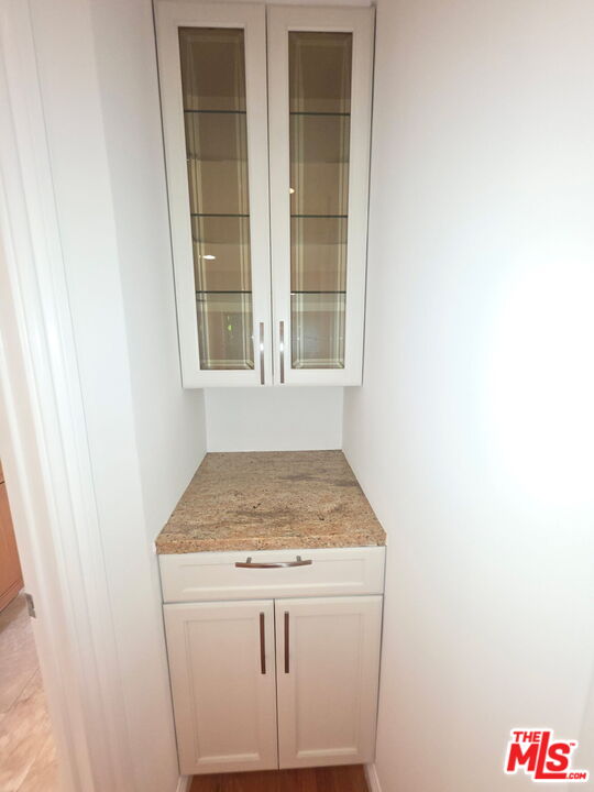 309 Broadway Street, Unit 6 Venice, CA 90291 - Photo 20 of 28 a utility room with a sink