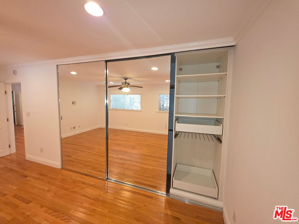 309 Broadway Street, Unit 6 Venice, CA 90291 - Photo 23 of 28 a view of empty room with wooden floor