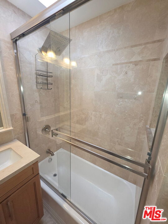 309 Broadway Street, Unit 6 Venice, CA 90291 - Photo 24 of 28 a bathroom with a shower and a sink