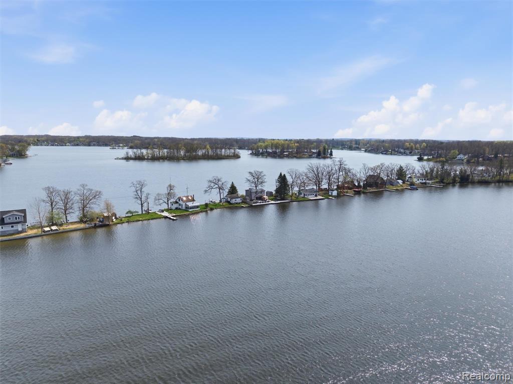 16342 Stages Island Fenton, MI 48430 - Photo 7 of 42