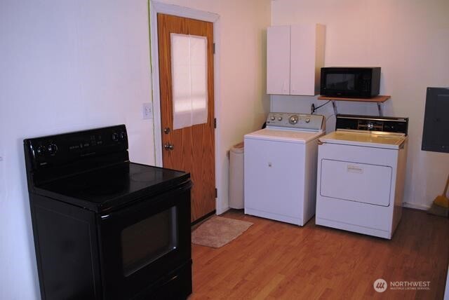 3708 South Perry Street Seattle, WA 98118 - Photo 4 of 12