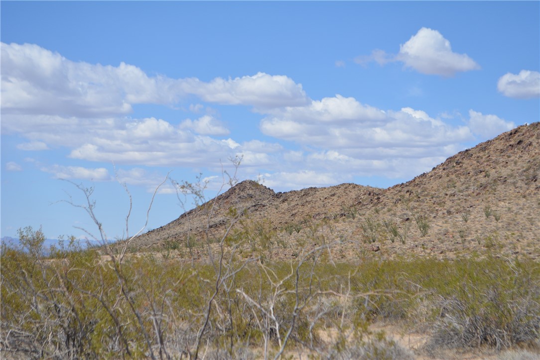 D3 South Duncan Road Yucca, AZ 86438 - Photo 14 of 71 View