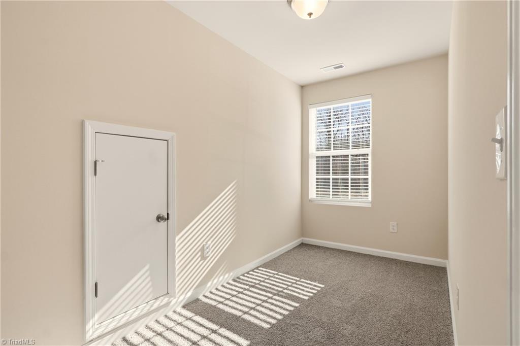 3910 Copperfield Court High Point, NC 27282 - Photo 15 of 34