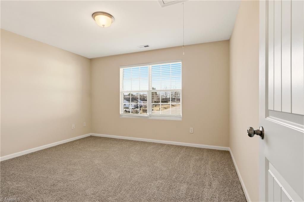 3910 Copperfield Court High Point, NC 27282 - Photo 17 of 34