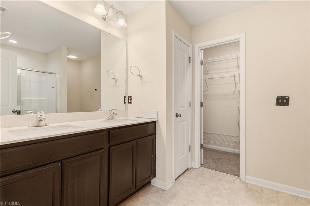 3910 Copperfield Court High Point, NC 27282 - Photo 20 of 34