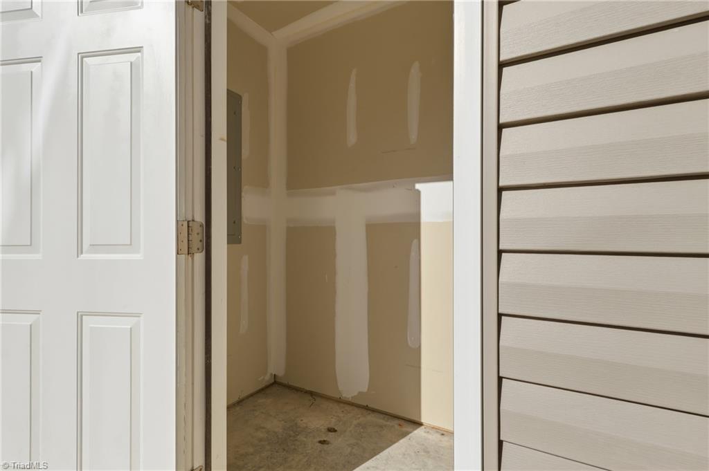 3910 Copperfield Court High Point, NC 27282 - Photo 27 of 34