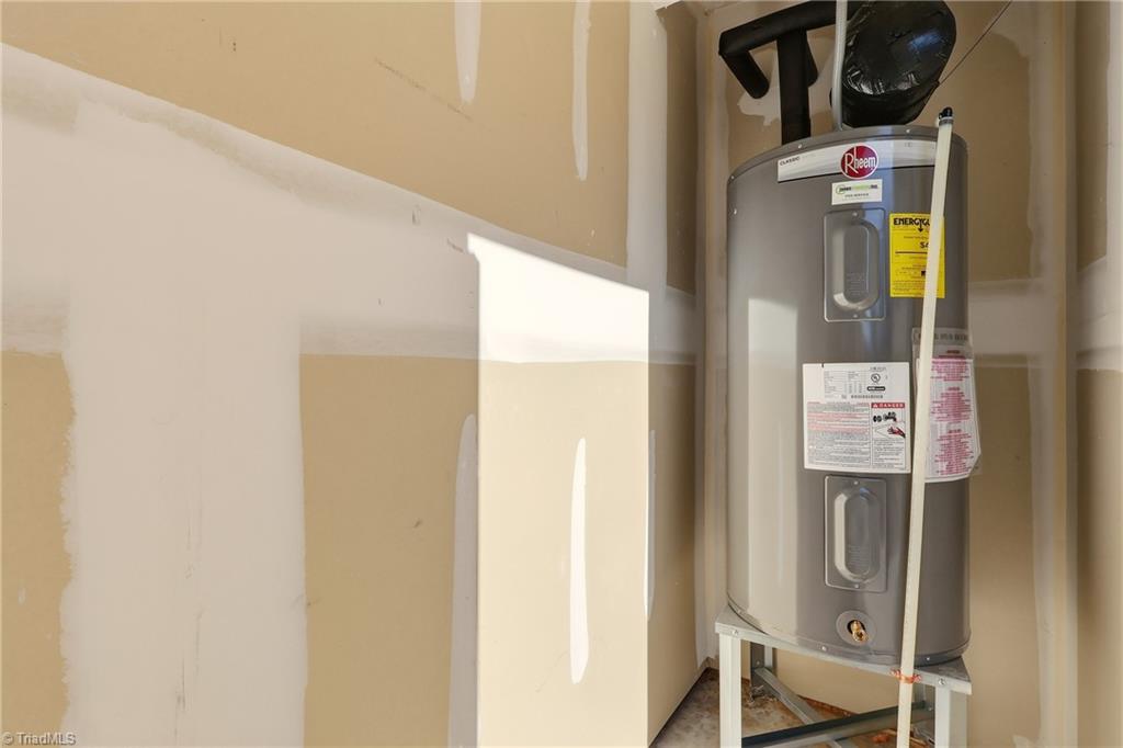 3910 Copperfield Court High Point, NC 27282 - Photo 28 of 34