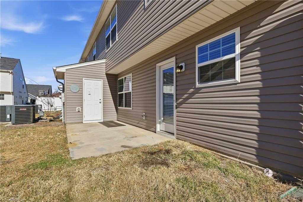 3910 Copperfield Court High Point, NC 27282 - Photo 32 of 34
