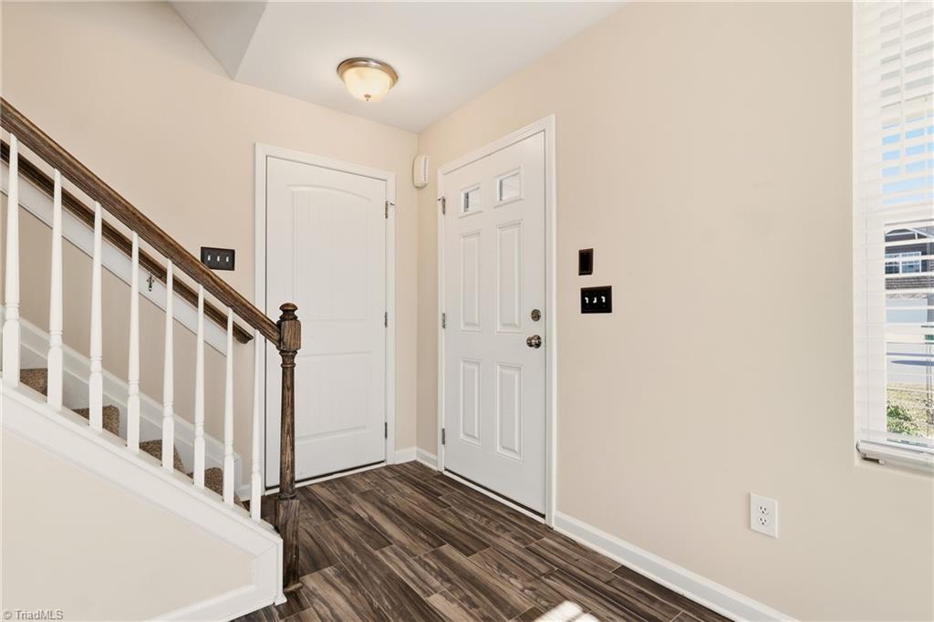 3910 Copperfield Court High Point, NC 27282 - Photo 4 of 34