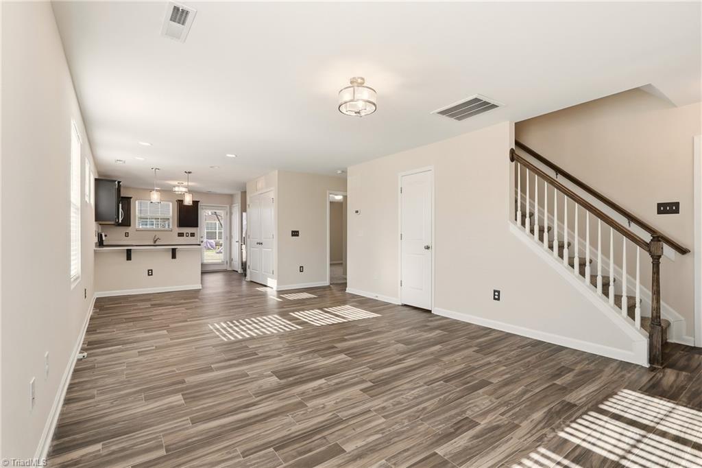 3910 Copperfield Court High Point, NC 27282 - Photo 5 of 34